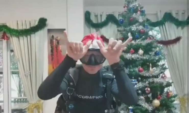 Новогодний розыгрыш.